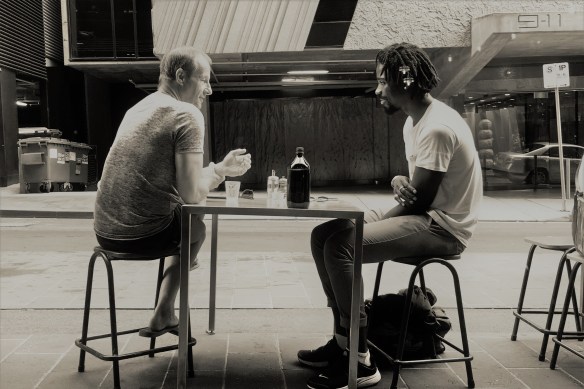 black-and-white-chairs-chat-2420585